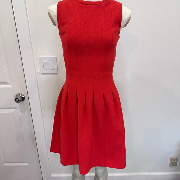 H&M Dresses & Skirts - Elegant Red Sleeveless Dress vertical pleated summer scarlet sleeveless a line